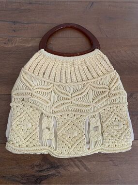 Vintage Cream Macramé Hobo Purse with Lucite Handles Crochet